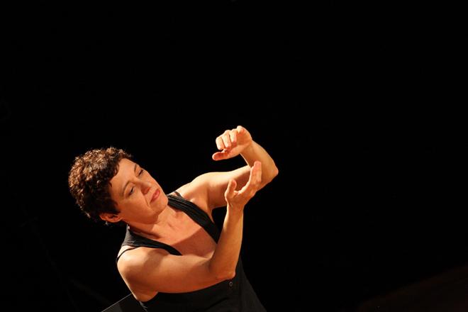 Denise Stutz usa a imaginação do público, faz do espectador um cúmplice