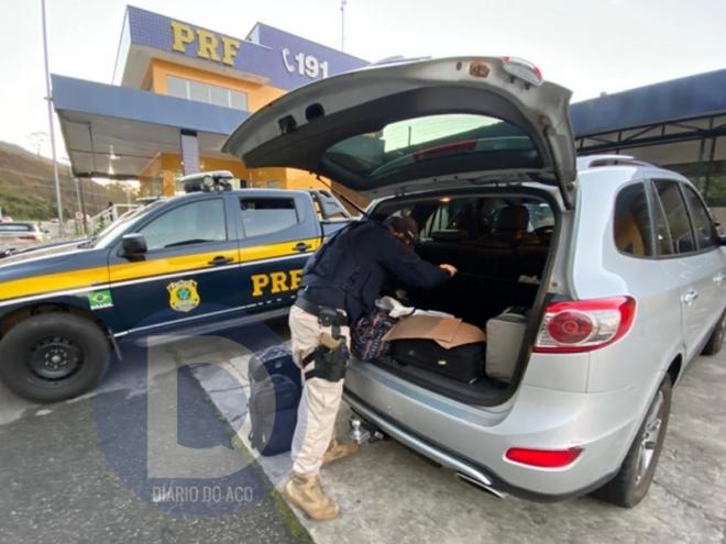 As pedras preciosas, Alexandrita, estavam em um malote escondido em um carro parado pela PRF