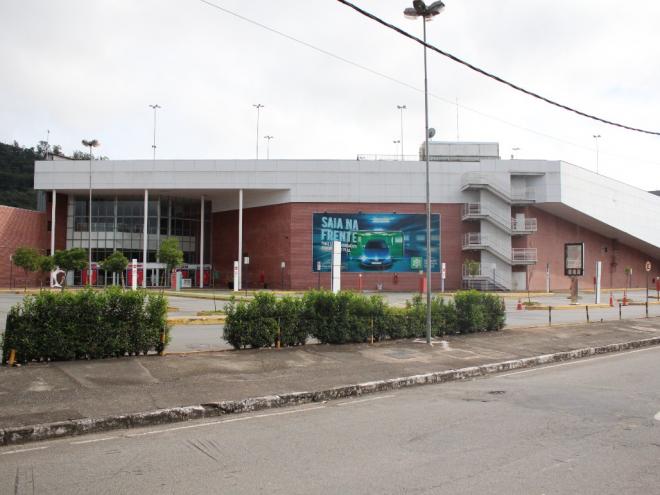 As entidades empresariais entendem que as lojas do shopping não suportam mais ficar sem receber clientes
