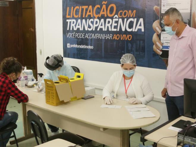 Servidores públicos e estagiários da prefeitura foram testados nesta sexta-feira pelos agentes da vigilância Epidemiológica