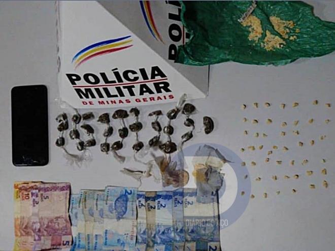 As porções de maconha e de crack apreendidas na abordagem policial