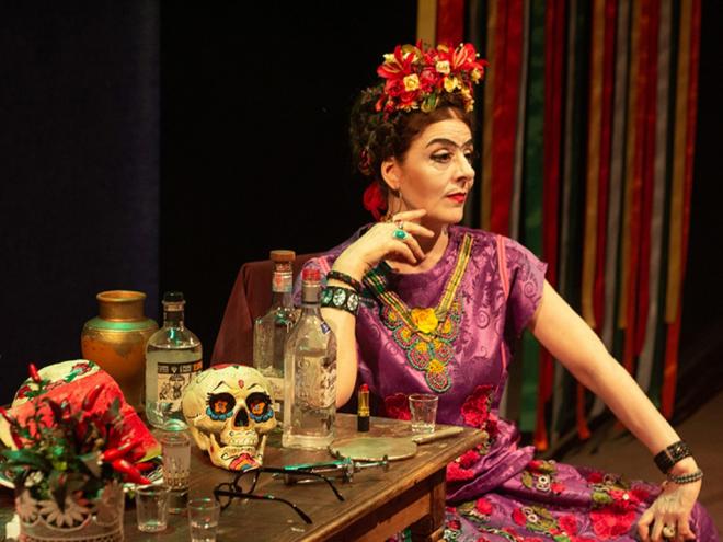Christiane Tricerri interpreta texto do mexicano Humberto Robles