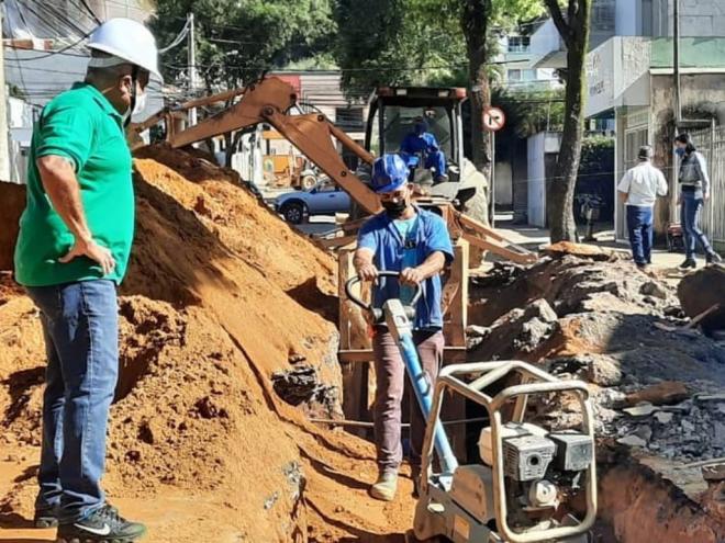 Os trabalhos foram momentaneamente interrompidos para que o projeto passasse por adequações visando melhor execução