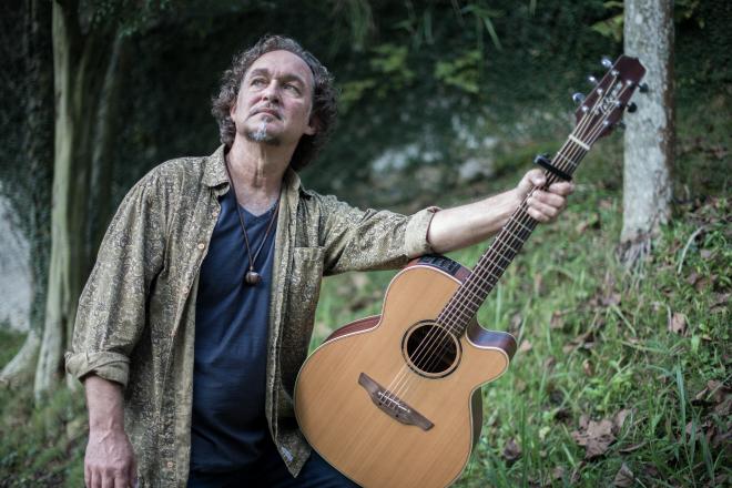 Cláudio Nucci mostra o caminho do seu cancioneiro e as parcerias
