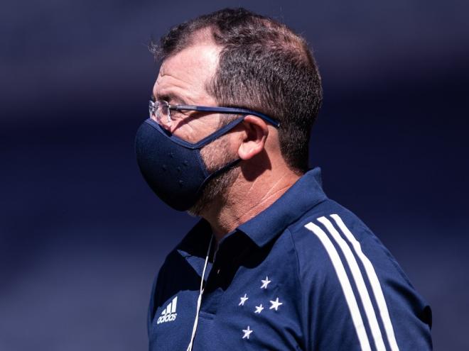 Classificar o Cruzeiro é o primeiro grande desafio do técnico Enderson Moreira