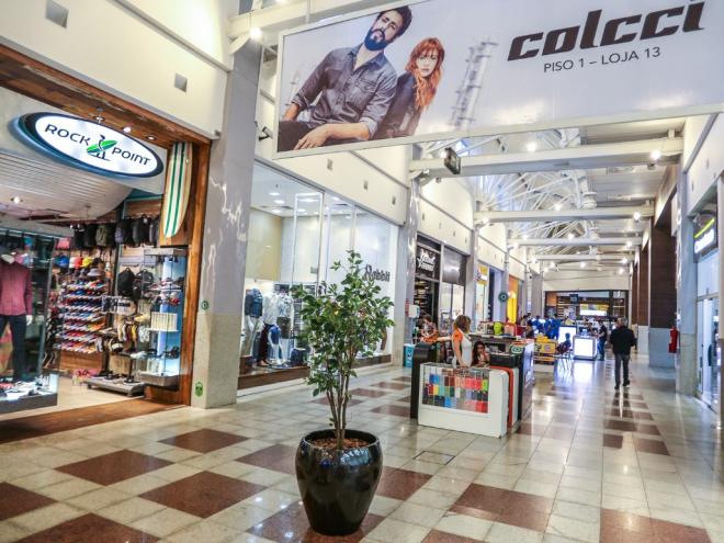 O Shopping Vale do Aço está fechado há cerca de quatro meses por força de decisão judicial