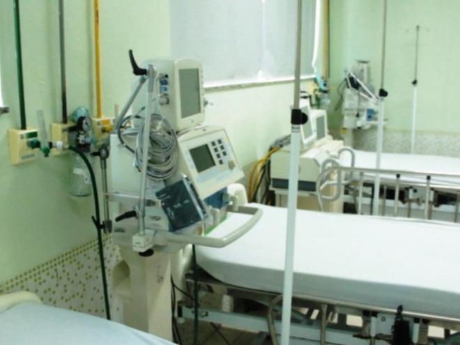 Atualmente Hospital José Maria Morais possui 10 leitos UTI Covid credenciados (mantidos) pelo SUS e outros 10 leitos de  UTI mantidos pelos cofres municipais