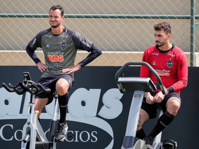 O zagueiro Réver e o goleiro Rafael destacaram a importância do jogo contra o atual campeão