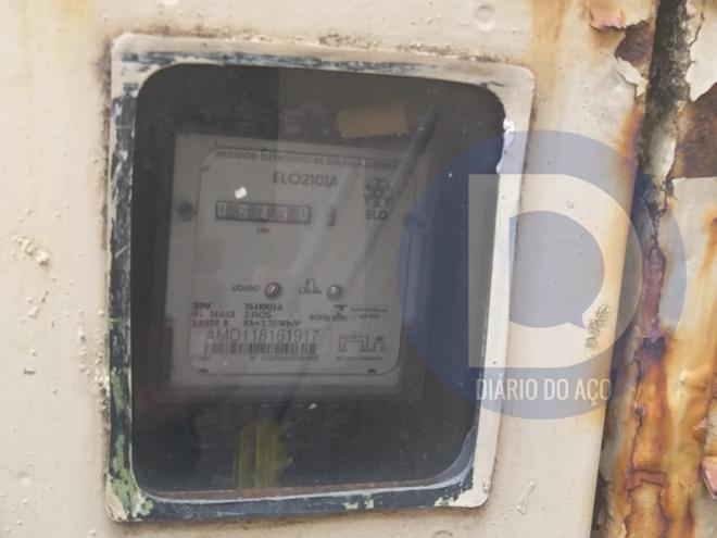 Os golpistas alegam que o relógio que registra o consumo de energia elétrica estaria irregular