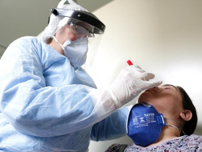 Testagem de toda a população permite saber o número real de novos casos e sua distribuição, além de garantir medidas mais assertivas contra a pandemia