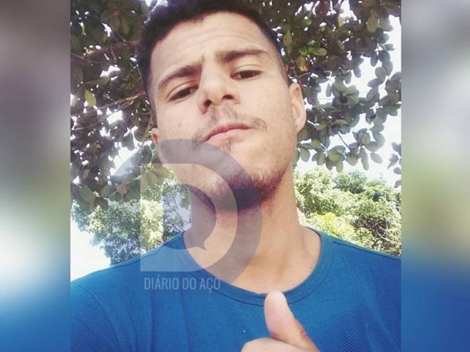 Elvis de Paula, de 26 anos, não resistiu aos ferimentos e morreu antes de chegar ao hospital