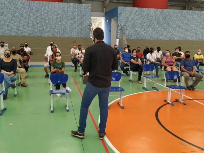Donos de bares, restaurantes e lanchonetes precisam participar do curso para que estabelecimentos voltem a receber clientes