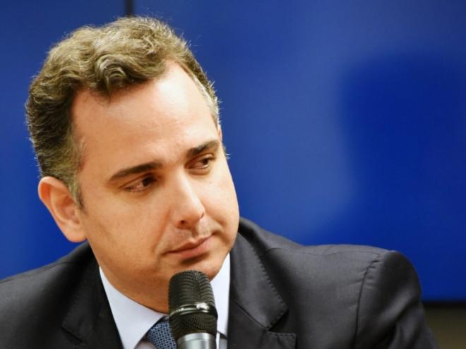 O senador solicitou, em recurso, que o crédito de R$ 1,2 bilhão, obtido pela Cemig junto ao Governo federal, seja utilizado para barrar o aumento de 4,27%, em média, previsto para os consumidores mineiros