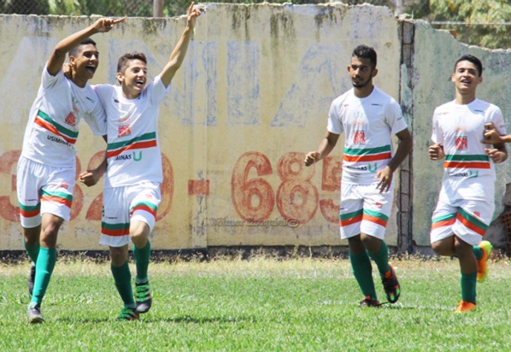 Jogadores mostraram muita disposição nas disputas de bola