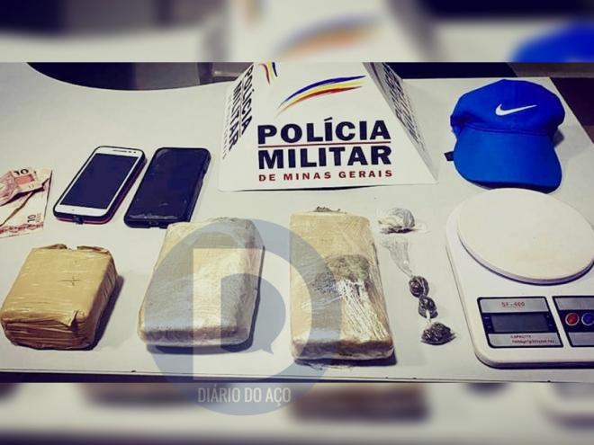 Os objetos apreendidos durante o cerco policial no Canaãzinho