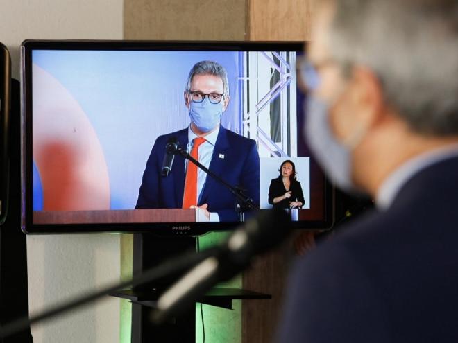 Decreto assinado pelo governador assegura benefício às famílias em situação de extrema pobreza, ou seja, aquelas cuja renda per capita mensal do grupo familiar é de até R$ 89. 