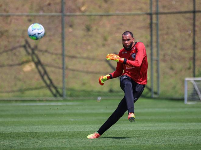 Contratado nesta semana, goleiro pode assumir titularidade contra o Bragantino