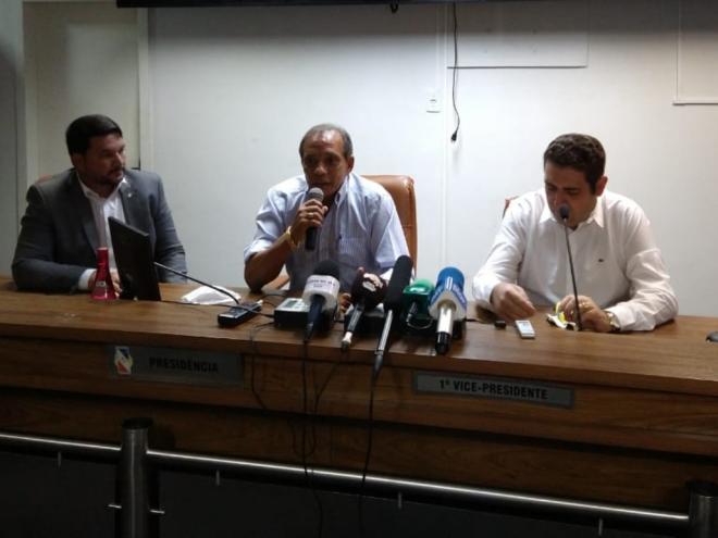 Na entrevista, compuseram a mesa, o deputado federal Eneias Reis, Francisco Pereira Lemos e Marcos Vinicius