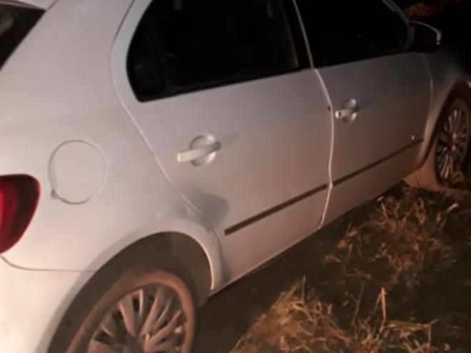 Veículo levado de vítima de assalto, em São Joaquim da Bocaina, Antônio Dias, foi encontrado abandonado no Horto Baratinha 