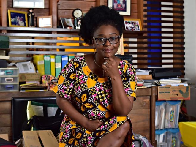 Kiusam de Oliveira é escritora, professora e multiartista