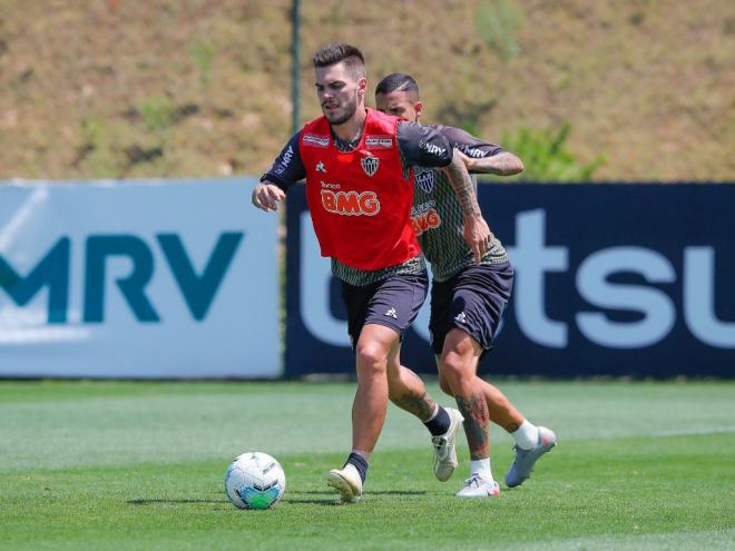 Recuperado de lesão, Nathan pode iniciar o jogo como titular