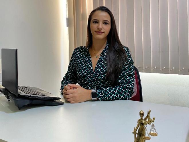 Lívia Louzada explicou que o valor do auxílio-doença sem perícia é de R$ 1.045 ao trabalhador que tenha direito ao benefício 