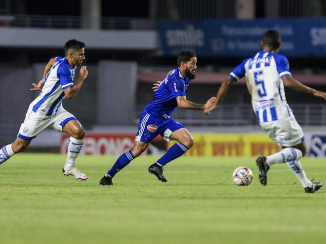 O Cruzeiro perdeu por 3 a 1 para o CSA, em Maceió