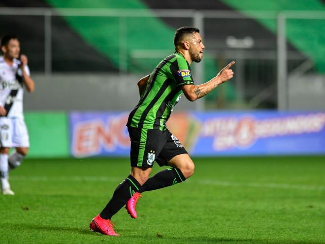 Coelho venceu segundo jogo contra a Ponte Preta, por 3 a 1