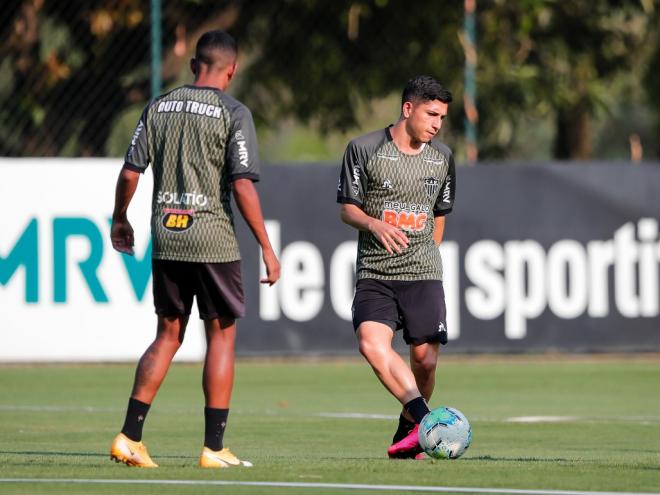 O atacante Savarino vai defender a Venezuela nas eliminatórias para a Copa do Mundo