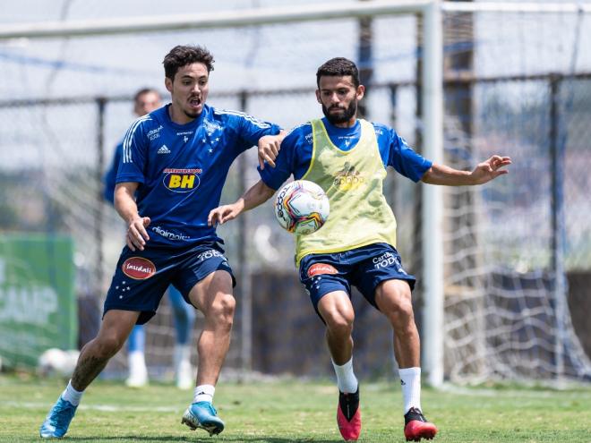 Time celeste precisa vencer para deixar a zona de rebaixamento