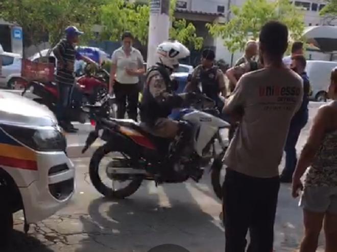 O assassinato foi praticado na tarde de quarta-feira, em frente a Rodoviária Velha, em Coronel Fabriciano 