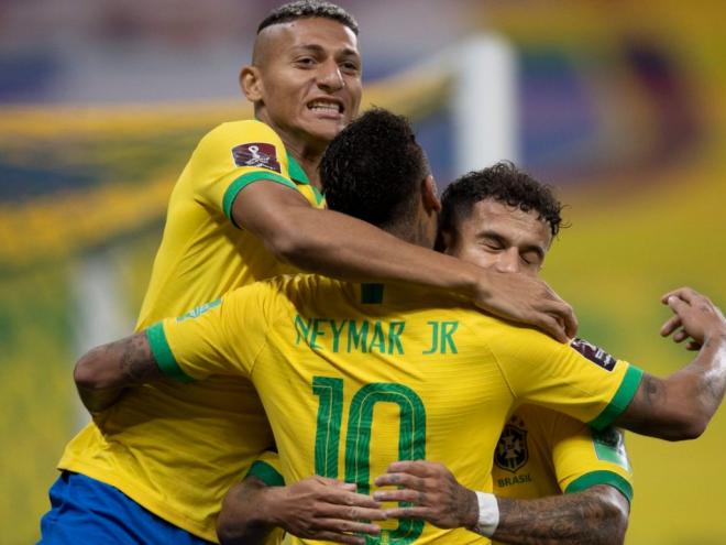 Neymar não marca gol, mas joga bem e dá passes decisivos