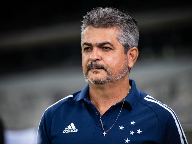 Apesar da fase ruim, Ney Franco diz que o foco do time continua a ser o acesso à Série A