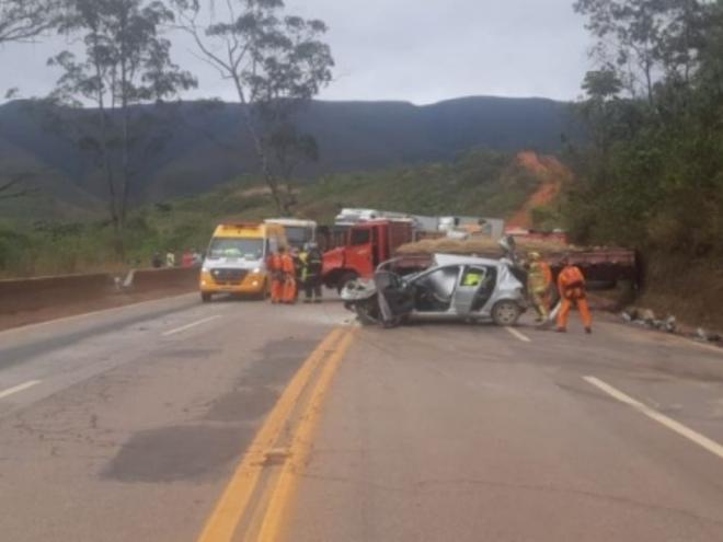 Entre as vítimas, uma foi desse acidente, no domingo (11), na BR-040