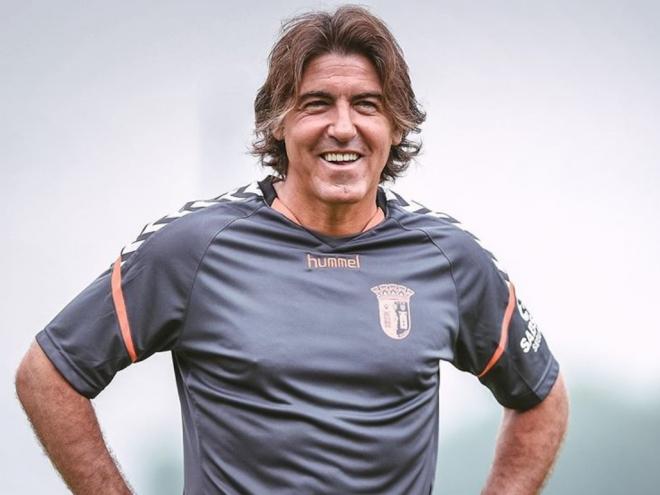  Ex-atacante da seleção portuguesa iniciou a carreira de treinador em fevereiro de 2012