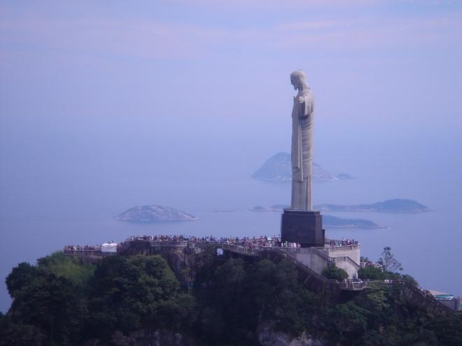 Usado máscaras e atendendo a critérios sanitários, população voltou a ter acesso ao  Cristo Redentor