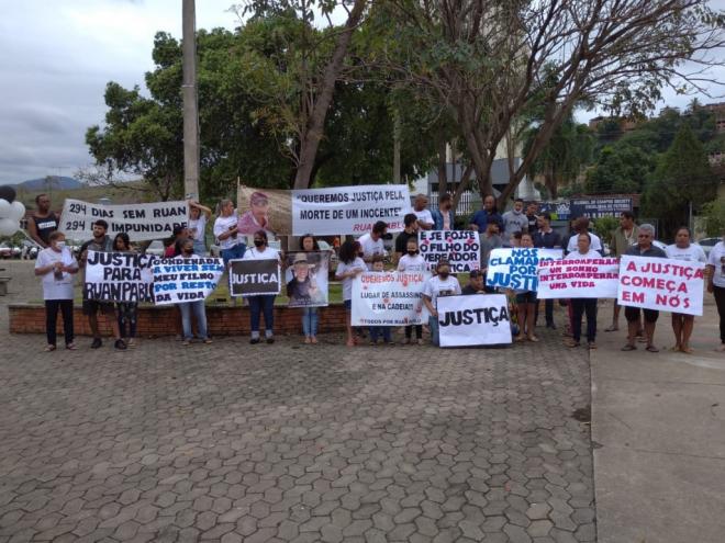 Manifesto foi realizado na manhã deste domingo