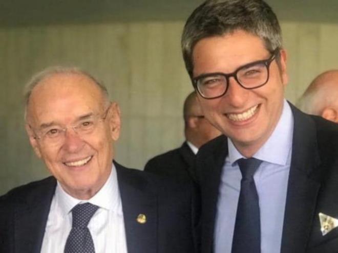 Com a morte de Arolde de Oliveira (E), o suplente, Carlos Portinho  assume o cargo no Senado
