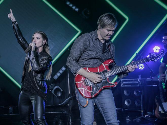 Juntos, Camila Campos e Juninho Afram mostram sua fé em Deus