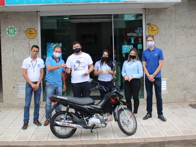 Eliseu Costa, que está fazendo aulas para tirar a CNH, ganhou uma moto no sorteio