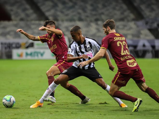 O jogo terminou empatado por 0 a 0
