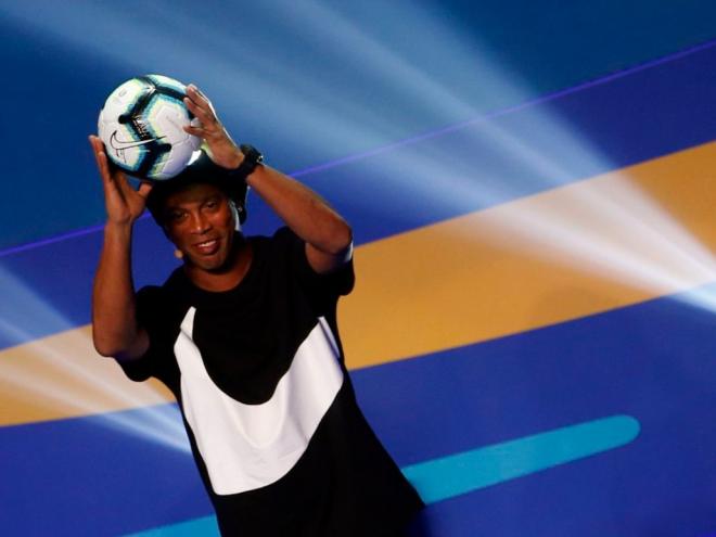 Assintomático, Ronaldinho cumpre isolamento em Belo Horizonte
