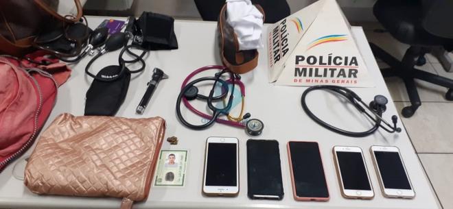 Adolescentes foram flagrados com os produtos levados nos roubos praticados no bairro Caravelas  