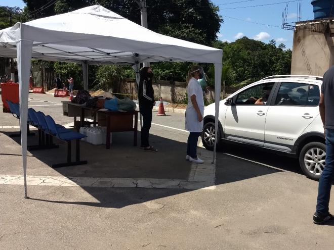 Para acesso ao cemitério visitantes passam por barreira sanitária
