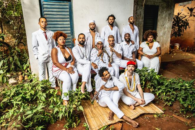 Banda Aláfia: samba, soul, funk, jazz, gafieira e tambores de terreiro