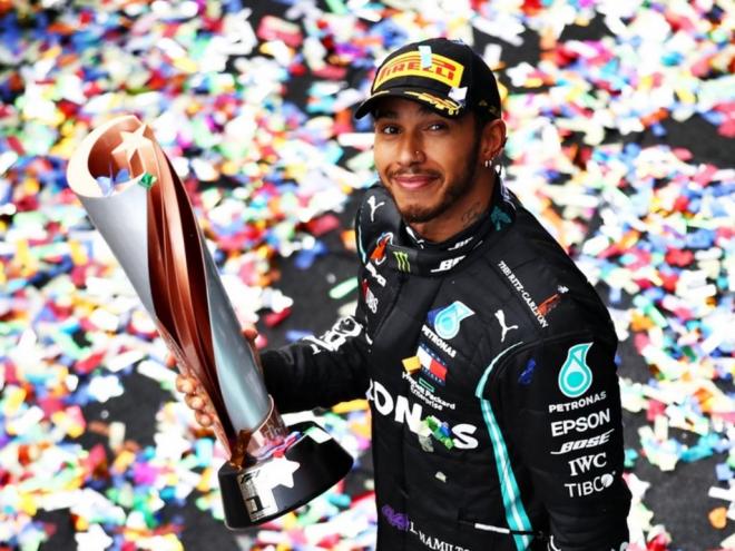 Inglês venceu o GP da Turquia e se tornou heptacampeão mundial da categoria, igualando a marca do alemão Michael Schumacher