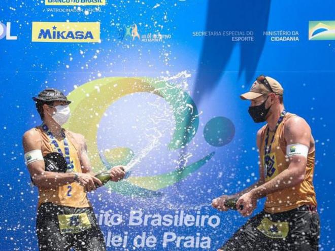 Com a vitória, time olímpico lidera Circuito Brasileiro