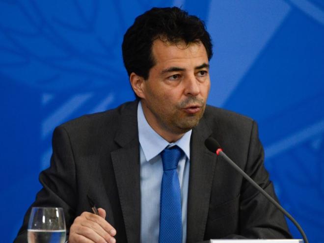 Retomada do setor de serviços estimulará contratações, afirma Sachsida