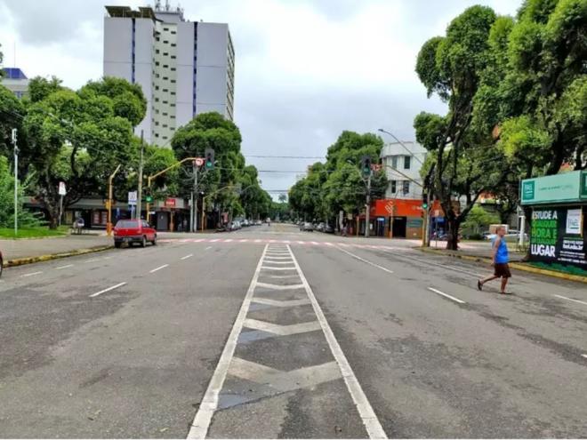 Com regressão a onda vermelha do Minas Conscientes somente serviços considerados essenciais, como supermercados, padarias e construção civil poderão funcionar 
