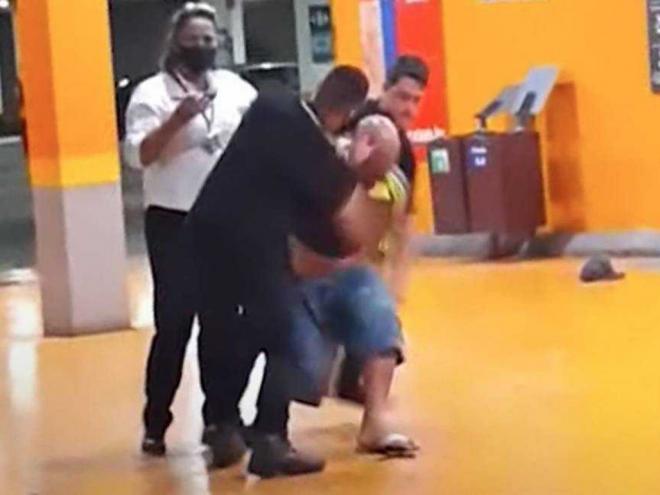 O aposentado João Alberto morreu espancado depois de uma discussão no caixa em um supermercado de Porto Alegre 